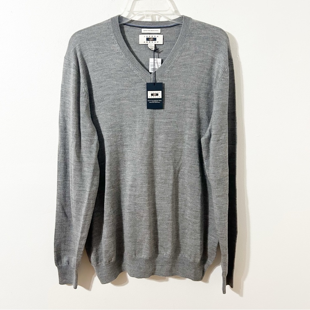 NWT Joseph Abboud Gray V-Neck Sweater Extra Fine Merino Wool Long Sleeve Cuffed